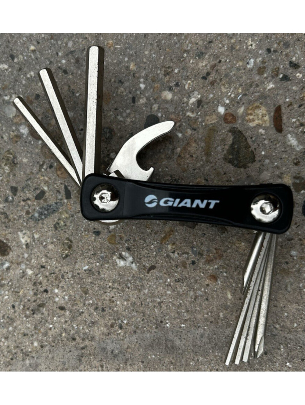 New Giant Bike Multi Tool 9 Tools New Never Used Allen Keys Can Opener Black